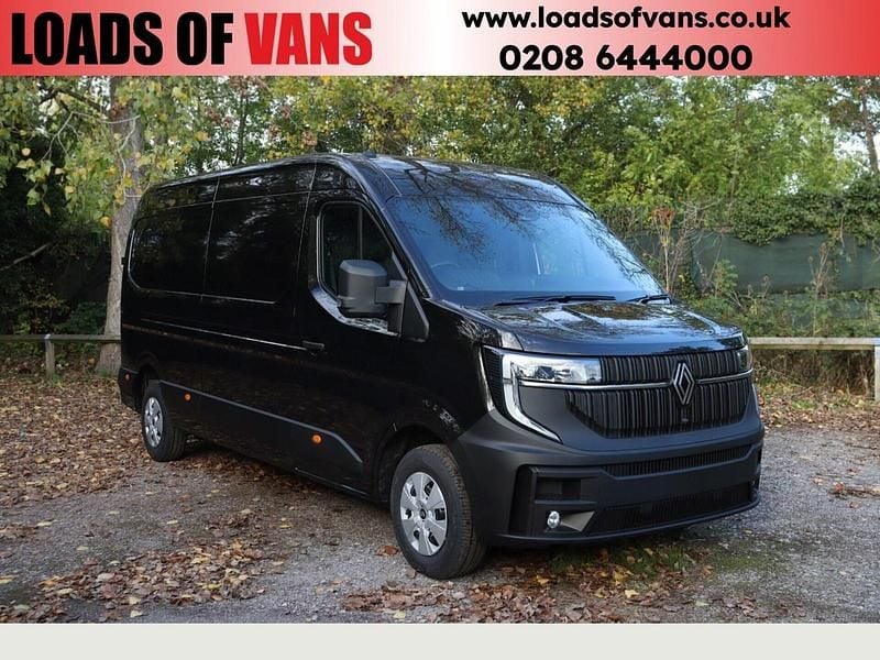Black New 2025 Renault Master Van | £27,490 - Image 1/4