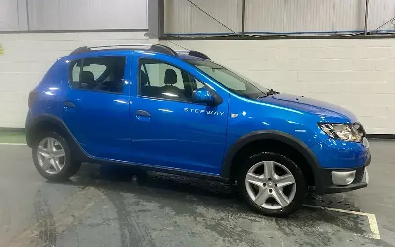 Used Dacia Sandero Ambiance 90 HP (66 kW) 2015 Blue Hatchback