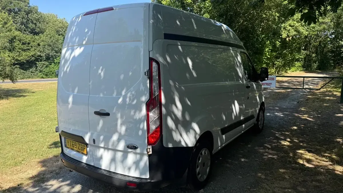 Used Ford Transit Custom 105 HP (77 kW) 2020 White Van