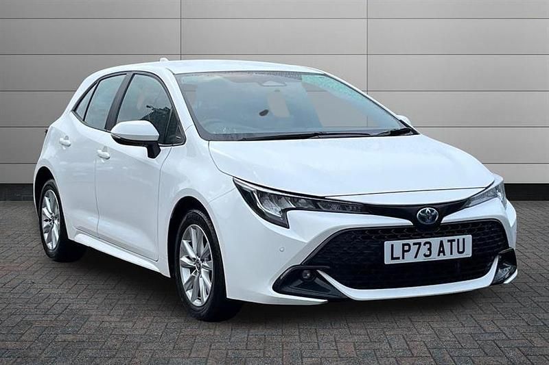 Pure white Used 2023 Toyota Corolla Hatchback | £20,470 (Good price) - Image 1/4