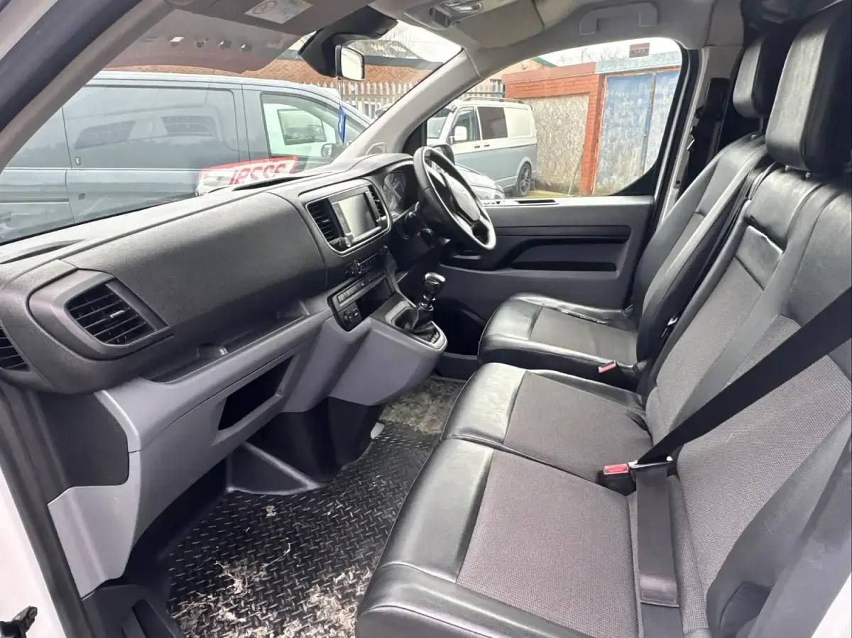 Used Citroën Dispatch 2018 White MPV