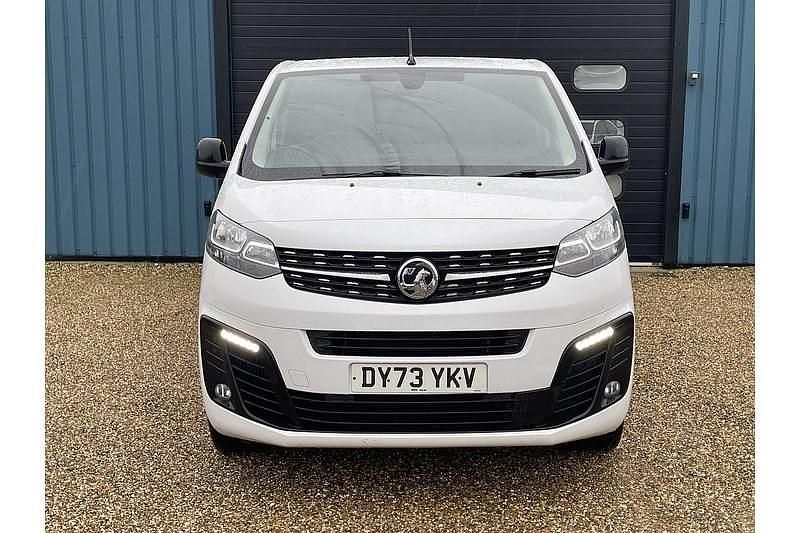 Used Vauxhall Vivaro 100 HP (73 kW) 2023 White MPV