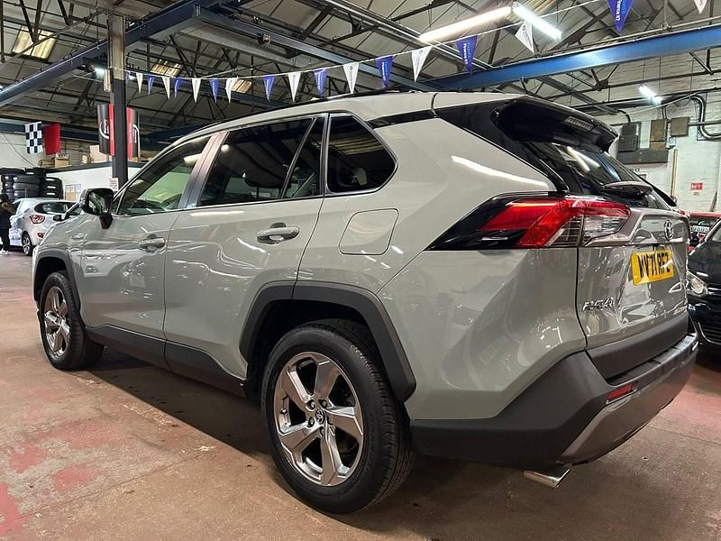 Used Toyota RAV4 Design 2021 Green SUV