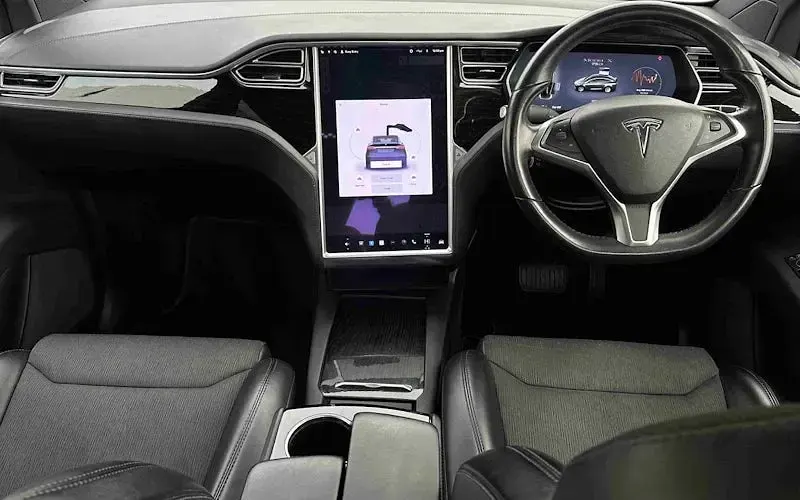 Used Tesla Model X Standard Range 244 kW (333 HP) 2017 Silver SUV