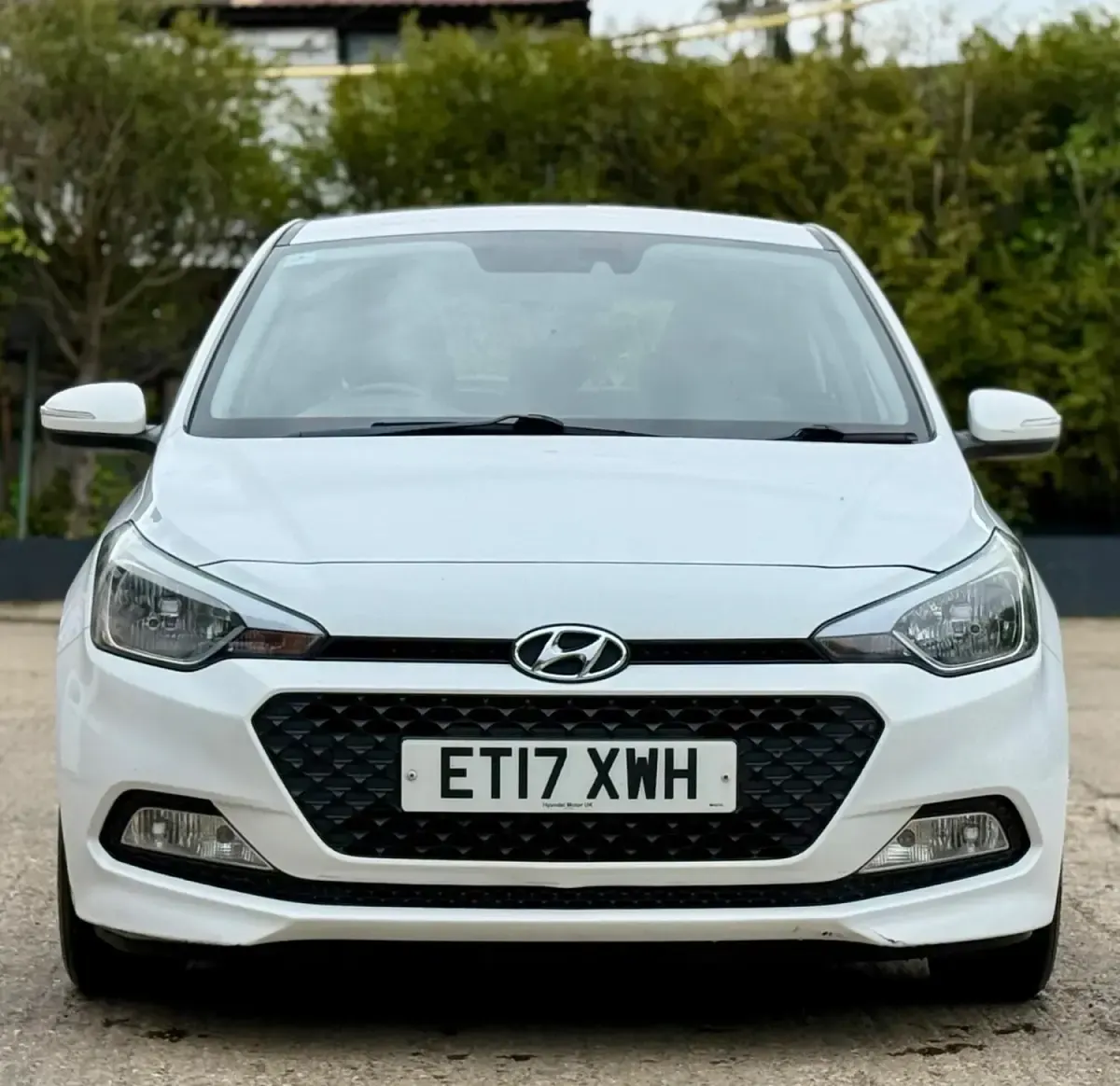 Used Hyundai i20 SE 84 HP (61 kW) 2017 White Hatchback