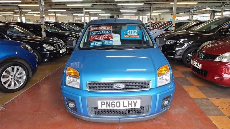 Blue Used 2010 Ford Fusion Zetec Hatchback | £3,395 (Fair price) - Image 1/4