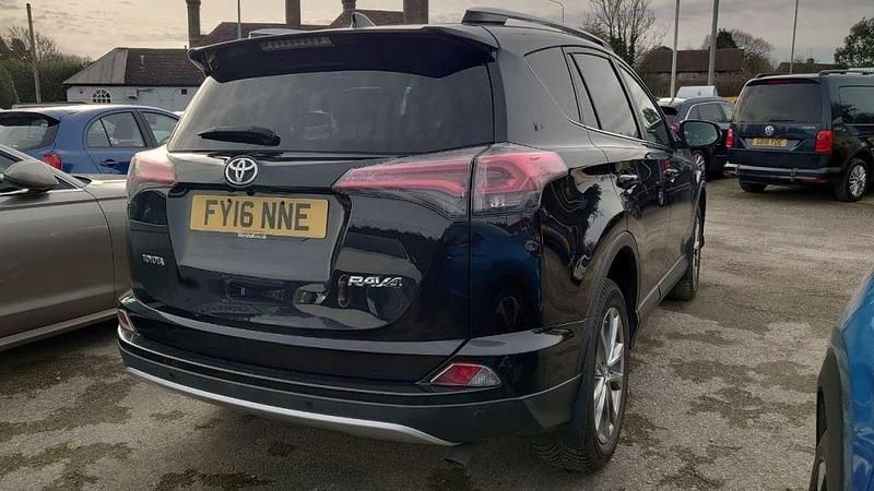 Used Toyota RAV4 143 HP (105 kW) 2016 Black SUV