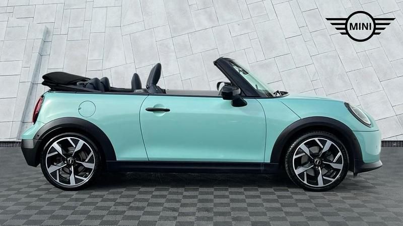 Usado Mini Cooper 118 kW (161 CV) 2025 Verde Utilitario