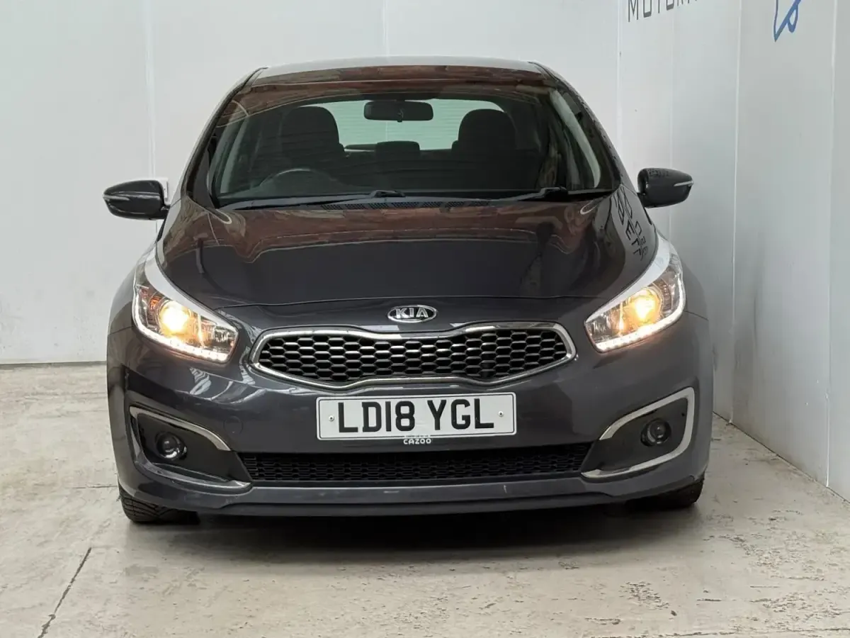 Używany Kia Ceed 2018 Srebrny Hatchback