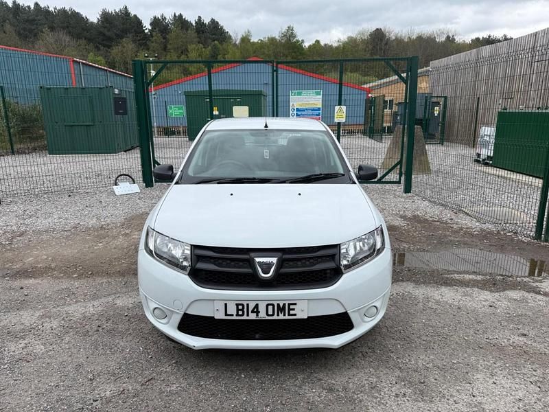 Used Dacia Sandero Ambiance 90 HP (66 kW) 2014 White Hatchback