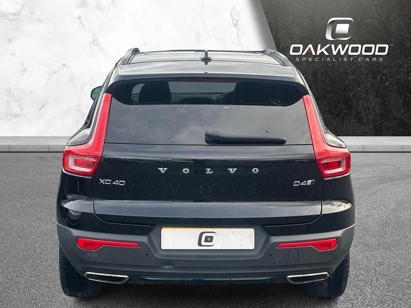 Usado Volvo XC40 190 HP (139 kW) 2018 Preto SUV