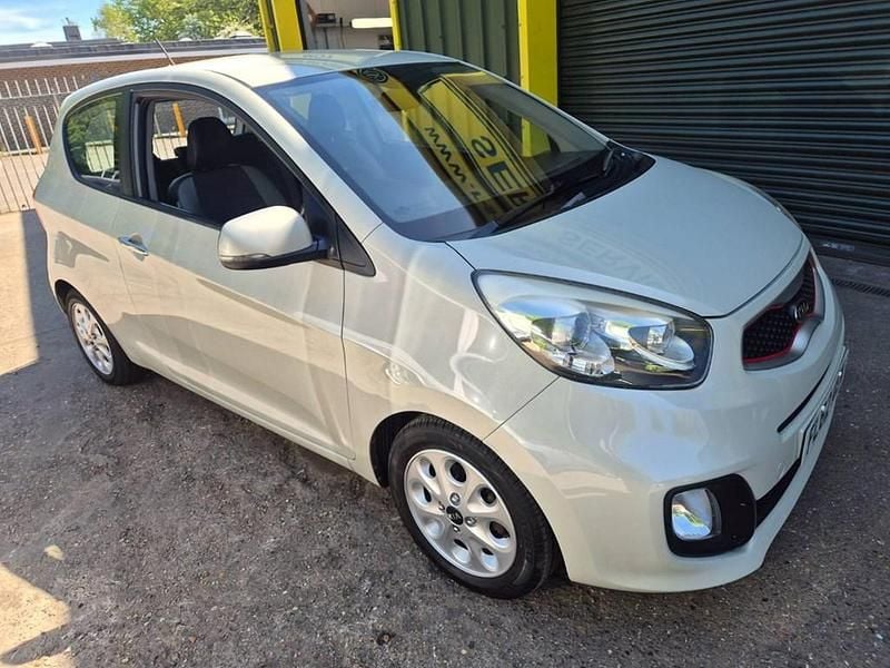 Used Kia Picanto 85 HP (62 kW) 2012 Beige Hatchback