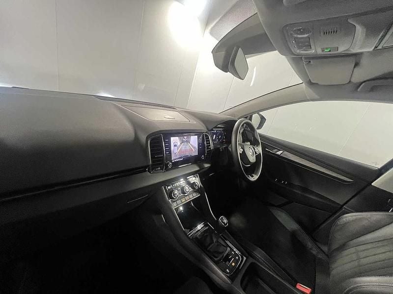 Used Skoda Karoq SE L 85 HP (62 kW) 2024 Black magic pearl effect SUV