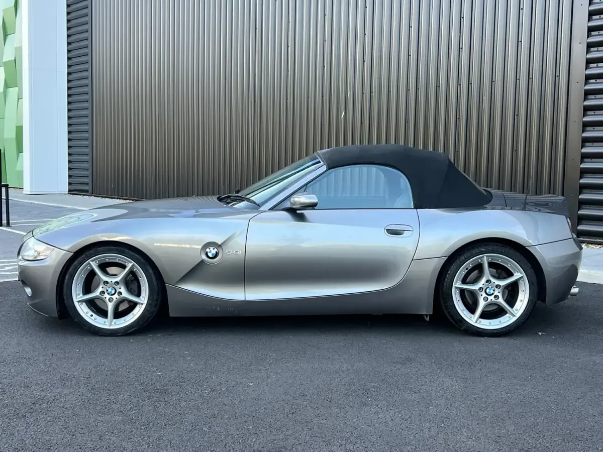 Begagnad BMW Z4 231 HK (169 kW) 2004 Grå Cab