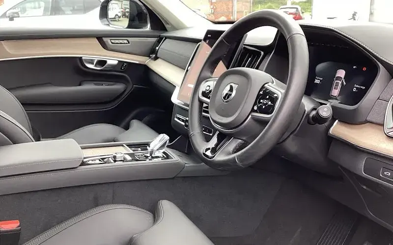 Used Volvo XC90 Plus 455 HP (334 kW) 2025 Blue SUV