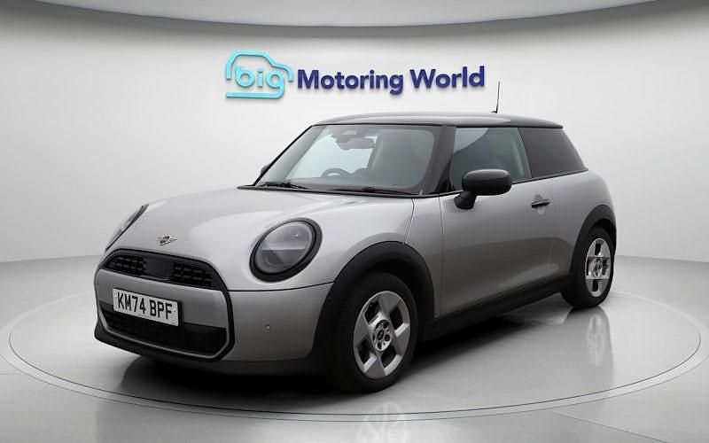 Used Mini Cooper Classic 156 HP (114 kW) 2024 Silver Hatchback