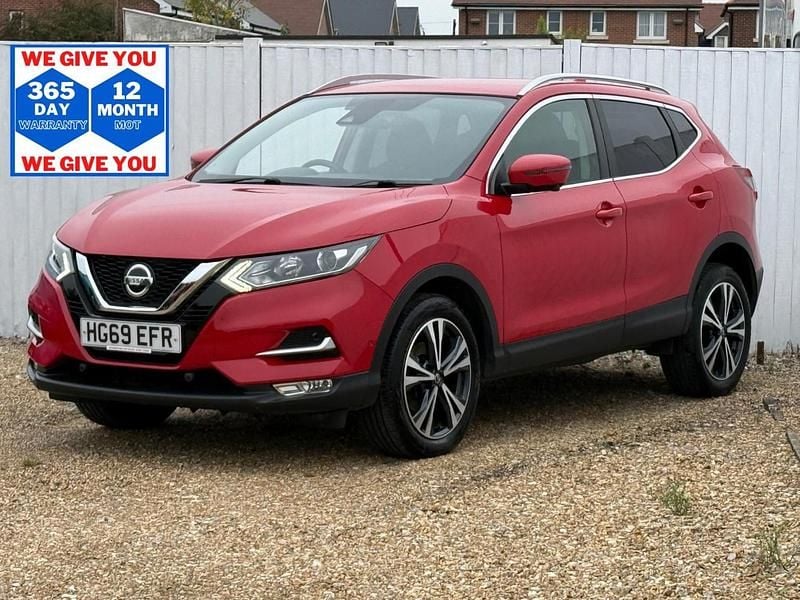 Used Nissan Qashqai N-Connecta 160 HP (117 kW) 2019 Red SUV