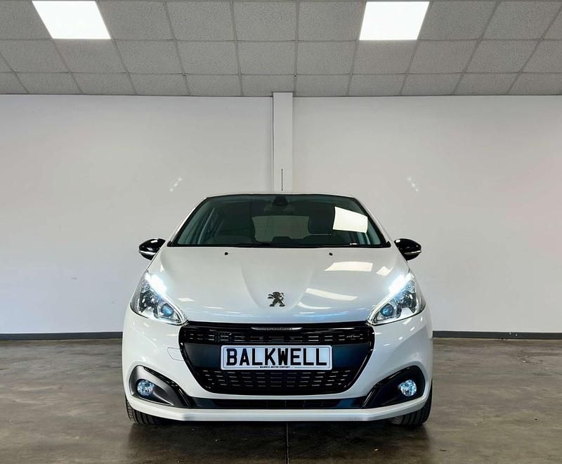 Used Peugeot 208 GT-line 110 HP (80 kW) 2019 White Hatchback