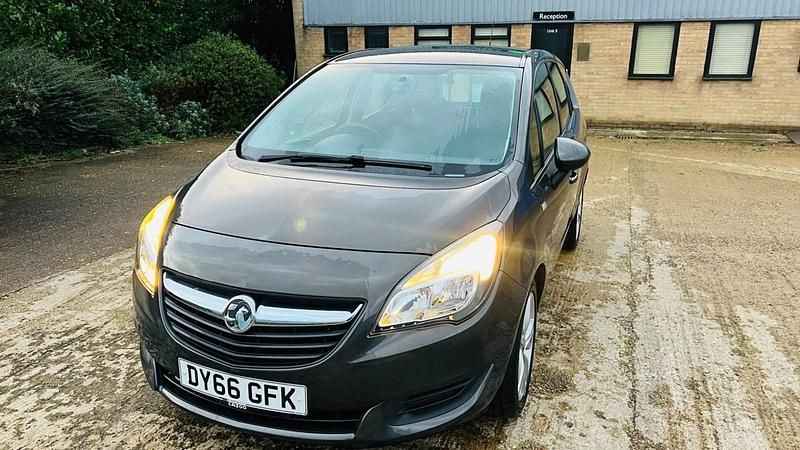 Used Vauxhall Meriva Club 120 HP (88 kW) 2016 Grey MPV