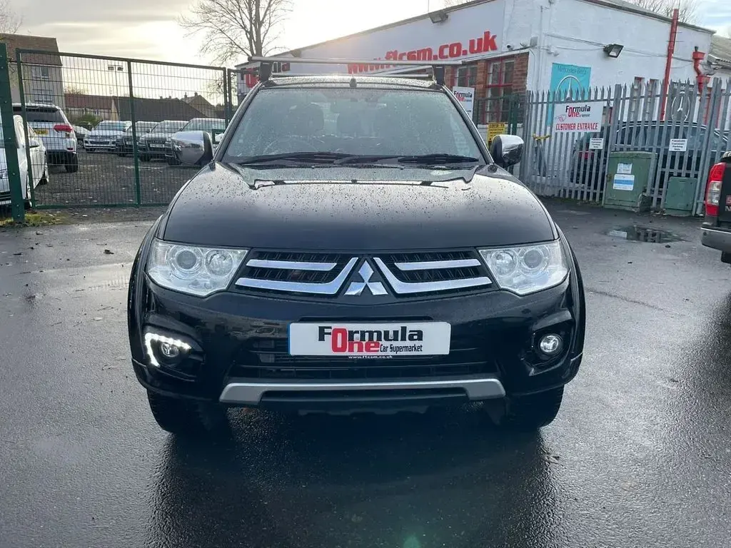 Used Mitsubishi L200 175 HP (128 kW) 2014 Black Pickup