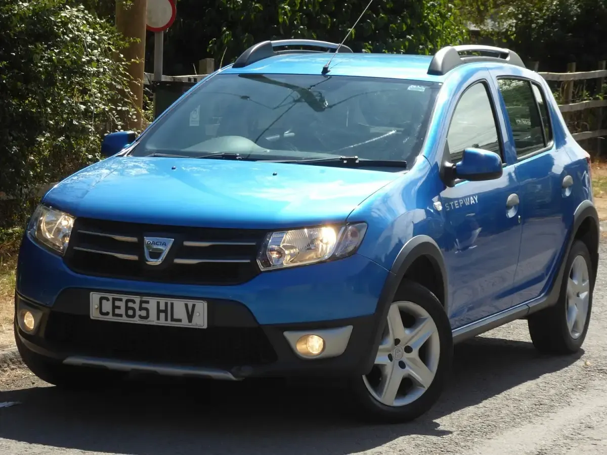 Used Dacia Sandero Lauréate 2016 Blue Hatchback