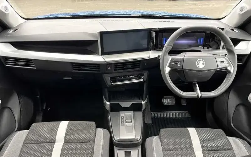 Used Vauxhall Frontera 101 HP (74 kW) 2025 Blue SUV