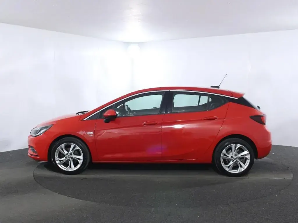 Used Vauxhall Astra SRi 150 HP (110 kW) 2016 Red Hatchback