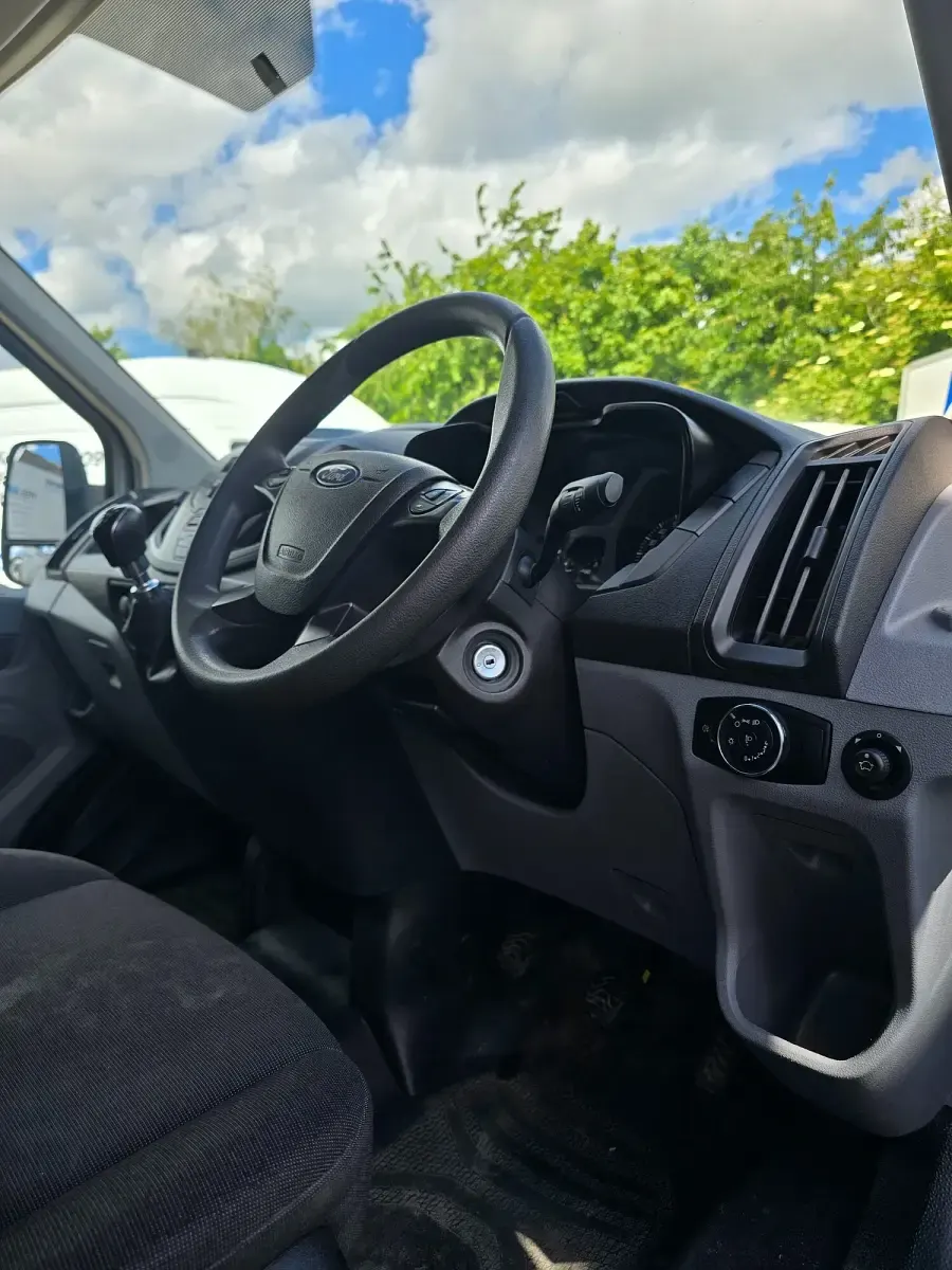 Used Ford Transit 130 HP (95 kW) 2019 White Cabriolet