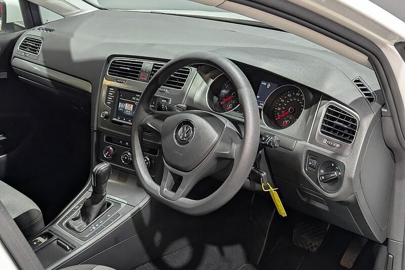 Used VW Golf VII S 125 HP (91 kW) 2016 White Hatchback