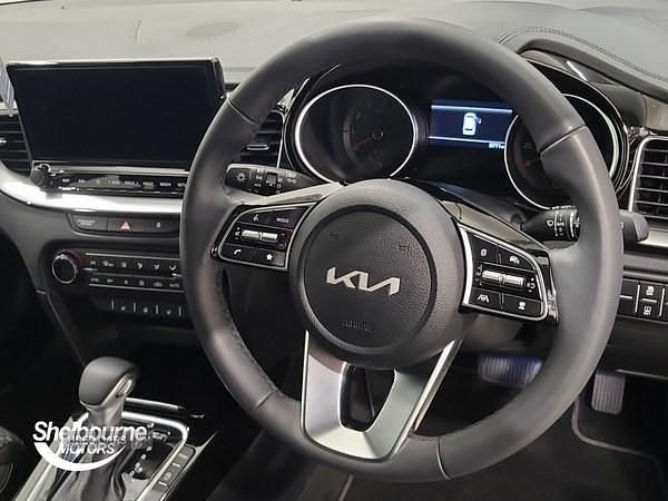 Used Kia Ceed 2025 White Hatchback