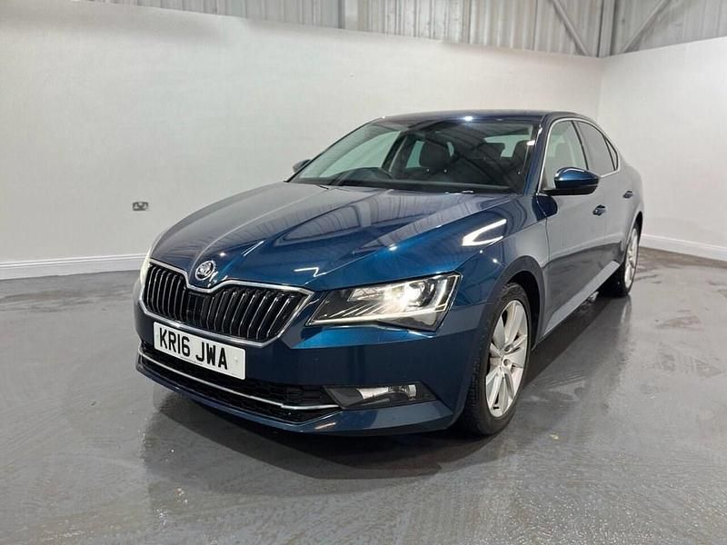 Used Skoda Superb SE L Executive 190 HP (139 kW) 2016 Blue Hatchback