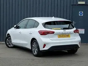 Used Ford Focus Titanium 155 HP (114 kW) 2023 White Hatchback