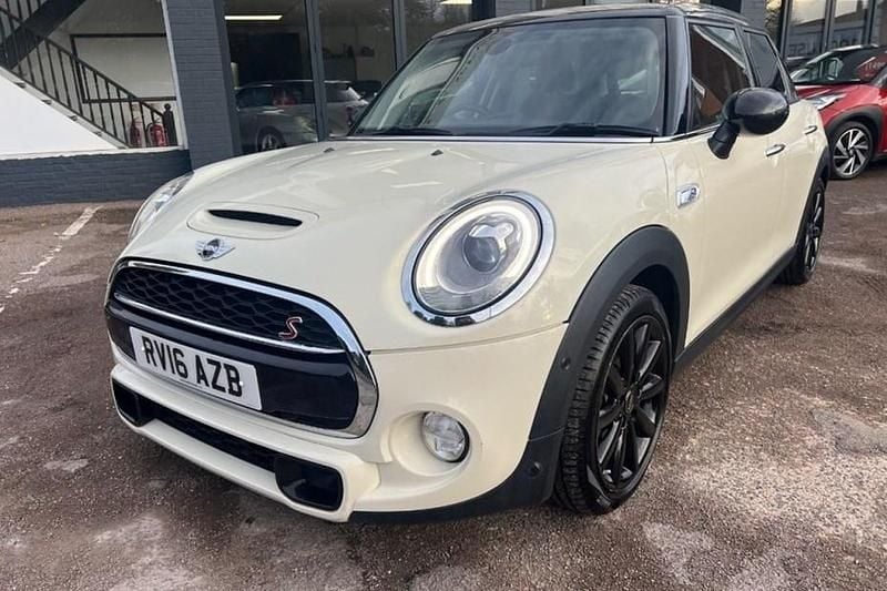White Used 2016 Mini Cooper S Hatch Hatchback | £11,990 (Fair price) - Image 1/1
