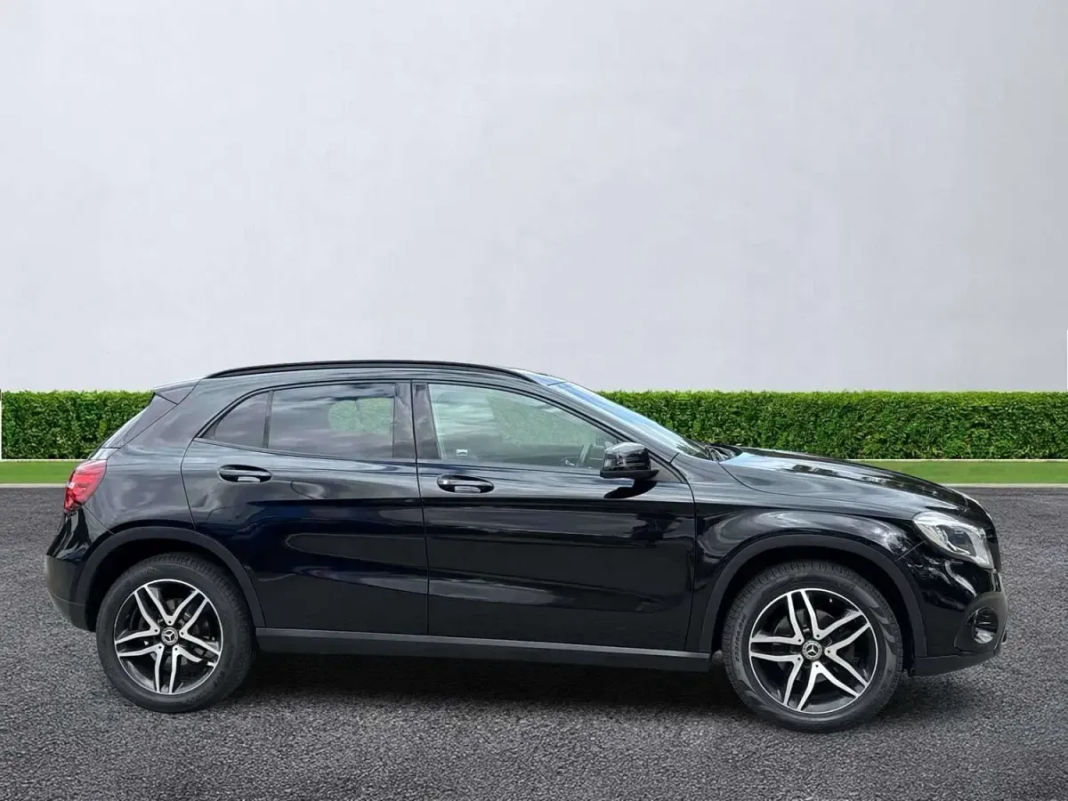 Used Mercedes GLA180 Urban 2019 Black SUV