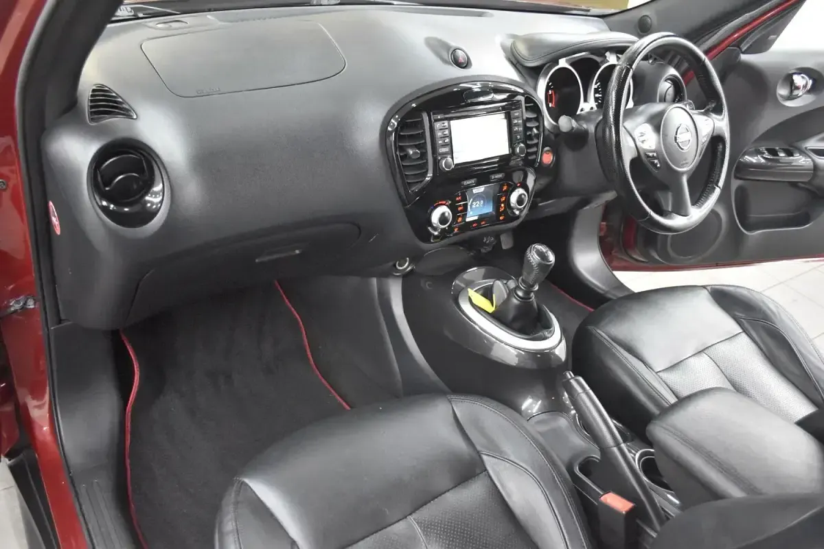 Used Nissan Juke Tekna 110 HP (80 kW) 2017 Red SUV