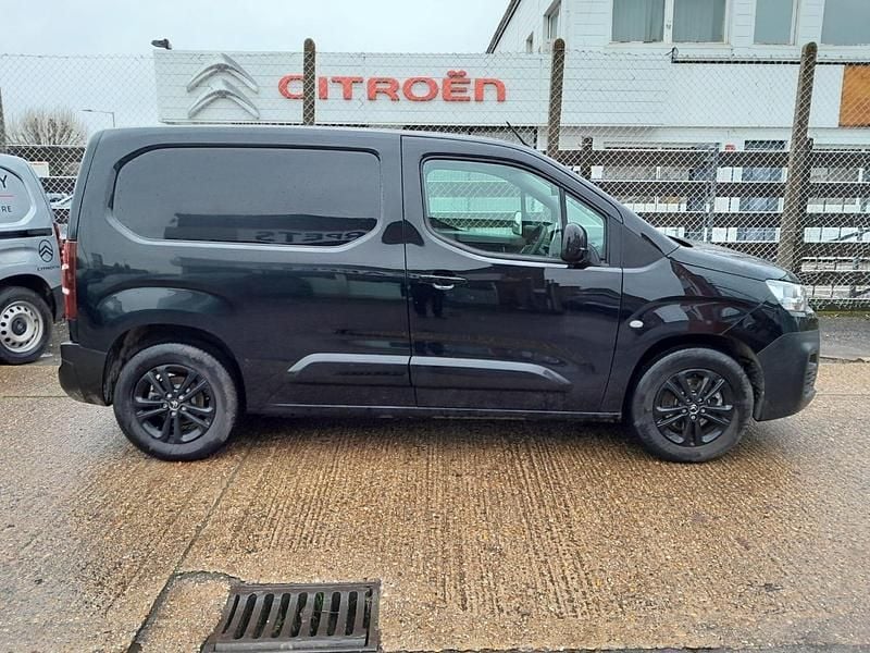Used Citroën e-Berlingo 98 kW (134 HP) 2022 Black MPV