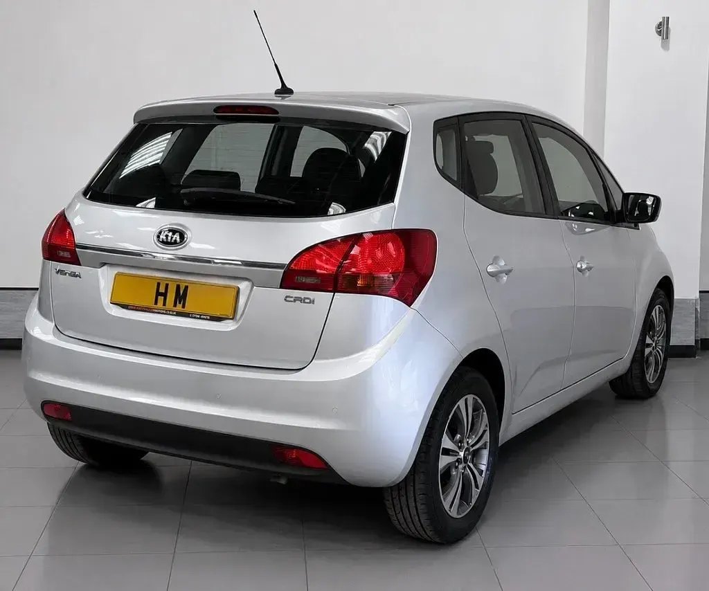 Used Kia Venga 89 HP (65 kW) 2018 Silver Hatchback