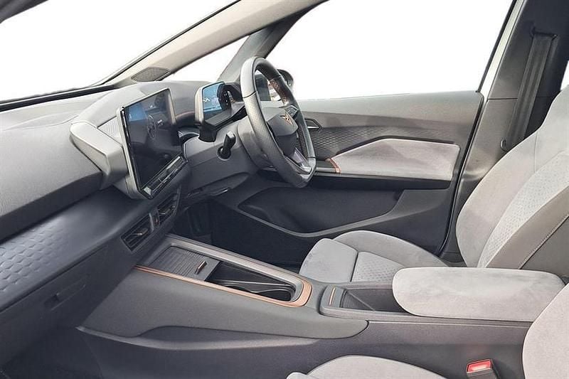 Used Cupra Born e-Boost 169 kW (230 HP) 2023 Nevada white Hatchback