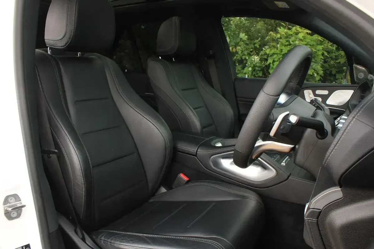 Used Mercedes GLE300 AMG line 2020 White SUV