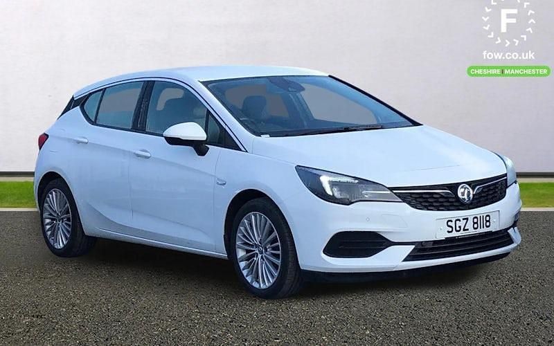 Used Vauxhall Astra Elite 145 HP (106 kW) 2020 White Hatchback