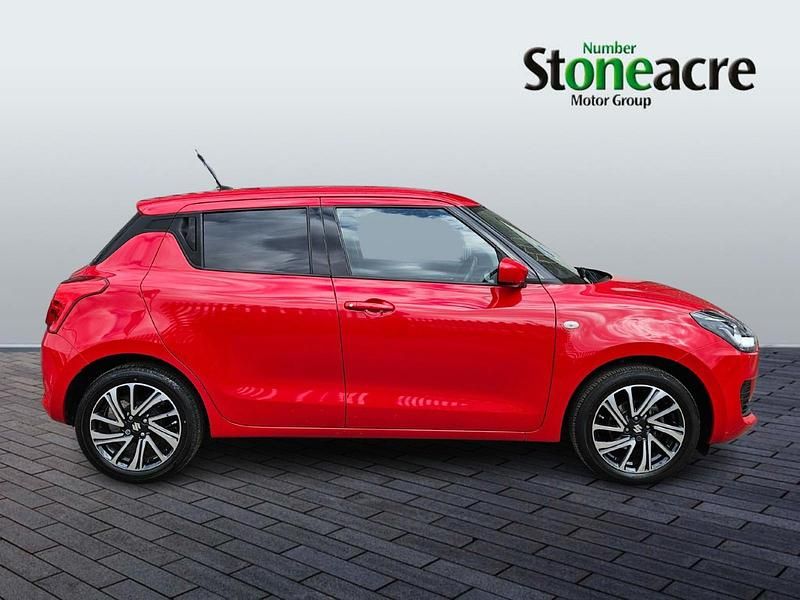 Usado Suzuki Swift SZ-L 81 HP (59 kW) 2023 Vermelho Citadino