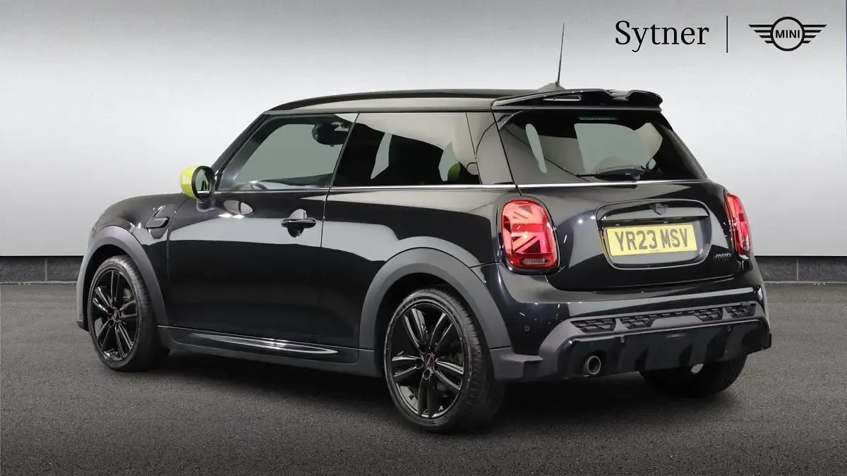 Used Mini Cooper Hatch 134 HP (98 kW) 2023 Black Hatchback