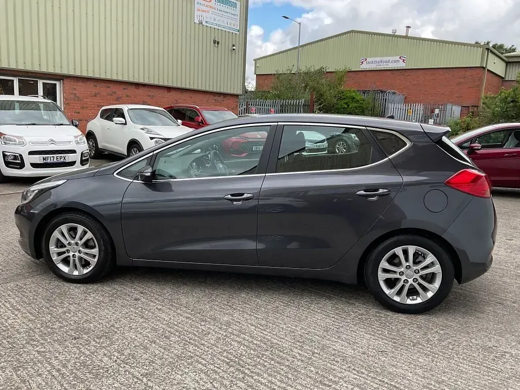 Used Kia Ceed 2015 Silver Hatchback