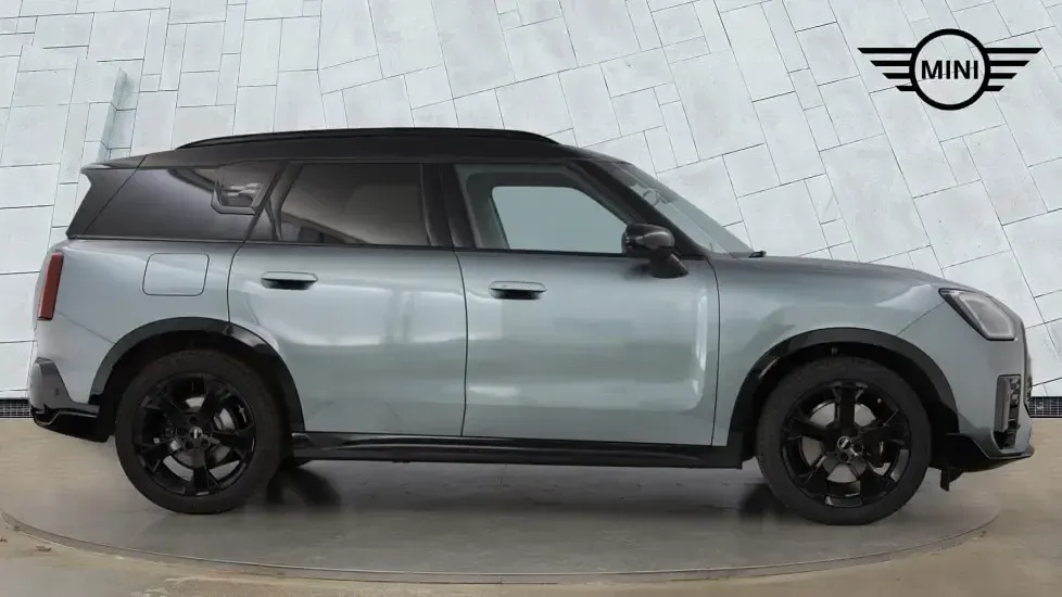 Used Mini Countryman 168 HP (123 kW) 2025 Green SUV