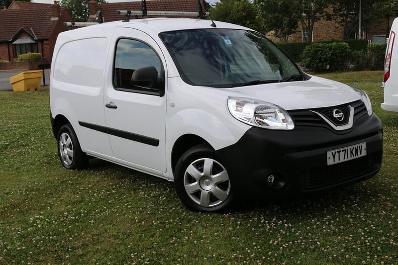 White Used 2021 Nissan NV250 Acenta Van | £8,995 (A bit pricey) - Image 1/4