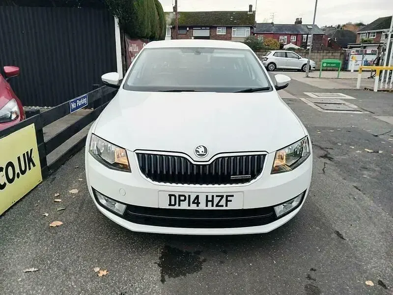 Usado Skoda Octavia GreenLine 110 CV (80 kW) 2014 Blanco Utilitario