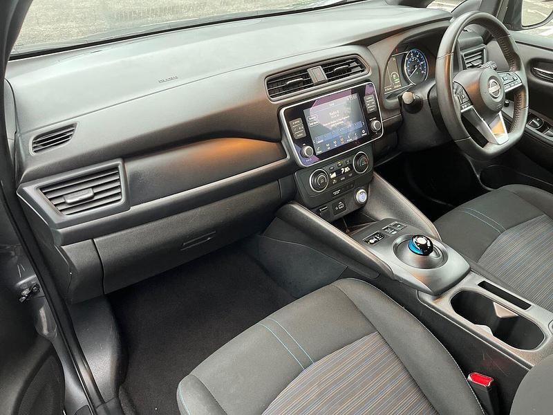 Used Nissan Leaf Acenta 110 kW (150 HP) 2022 Grey Hatchback