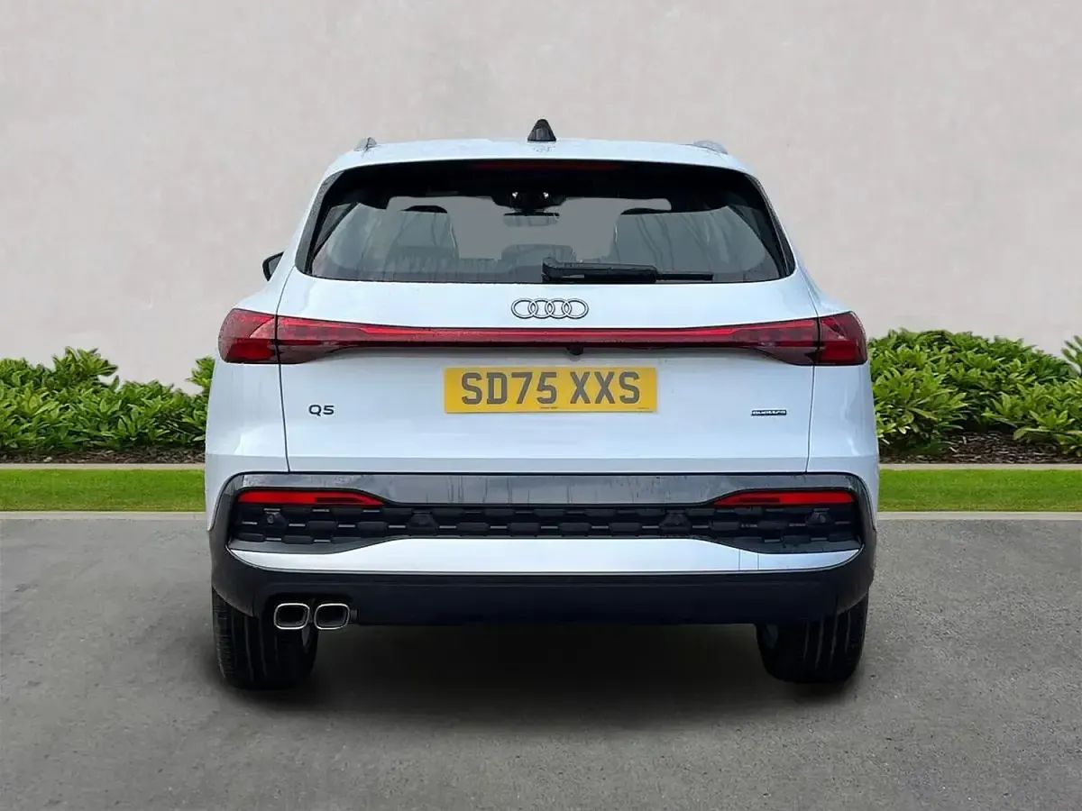 New Audi Q5 Sport 204 HP (150 kW) 2025 White SUV