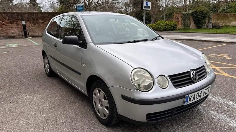 Used VW Polo 75 HP (55 kW) 2004 Silver Hatchback