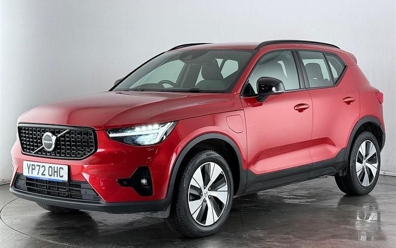 Used Volvo XC40 Plus 211 HP (155 kW) 2022 Red SUV